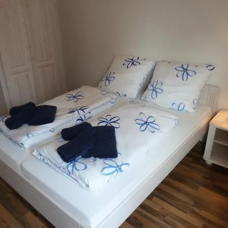 Apartamento Fewo-6-2-ferienwohnung-in-graal-mueritz *