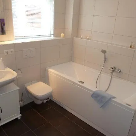 Apartamento Fewo-6-2-ferienwohnung-in-graal-mueritz